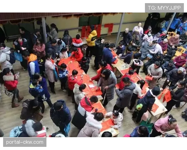 语言不通心意通:各国选手在训练馆自发进行混合训练